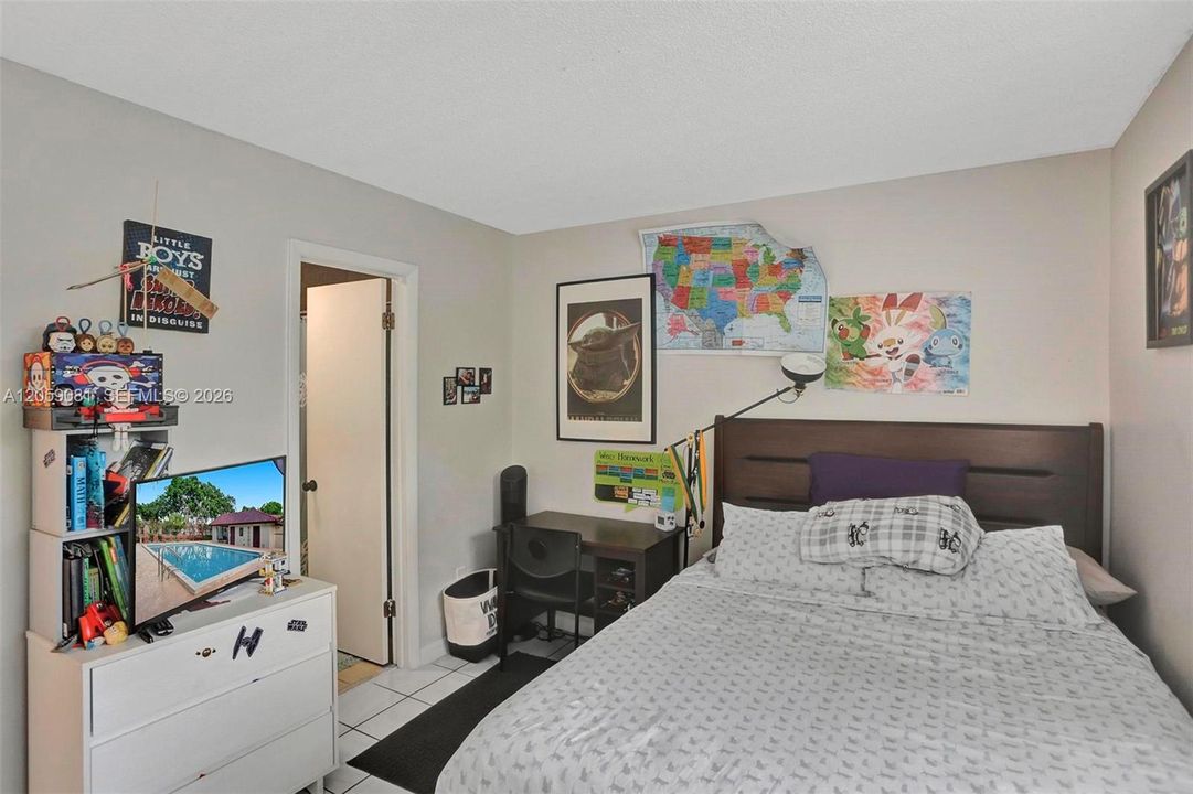 For Rent: $2,650 (2 beds, 1 baths, 1076 Square Feet)