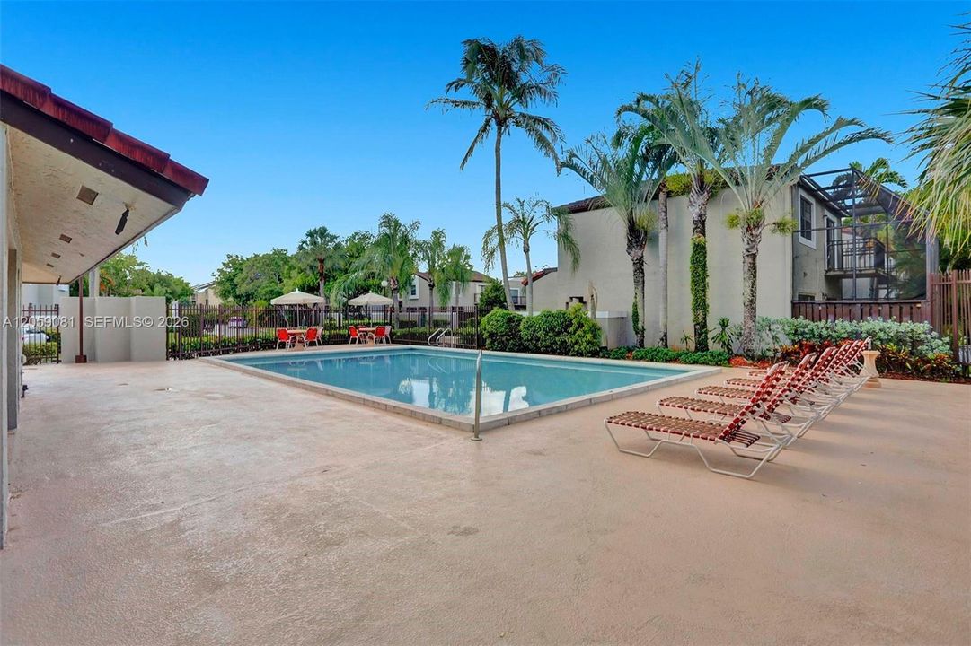 For Rent: $2,650 (2 beds, 1 baths, 1076 Square Feet)