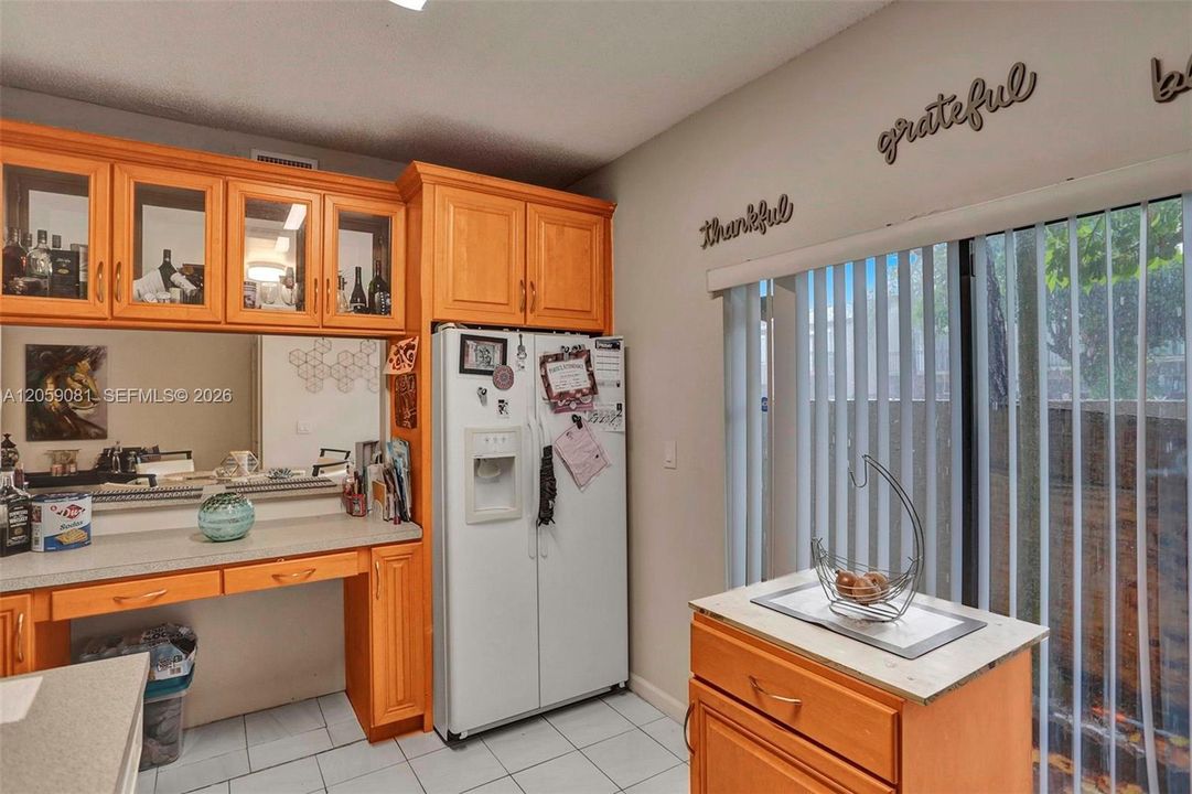 For Rent: $2,650 (2 beds, 1 baths, 1076 Square Feet)