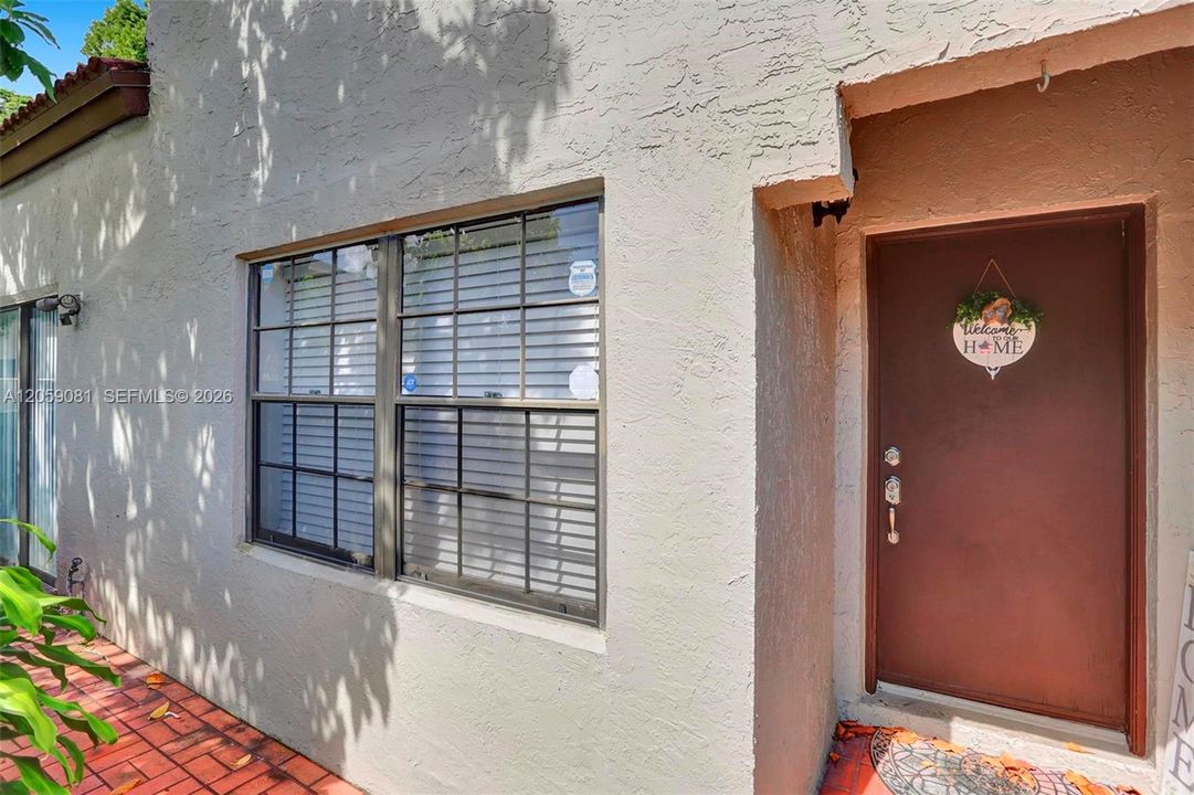 For Rent: $2,650 (2 beds, 1 baths, 1076 Square Feet)