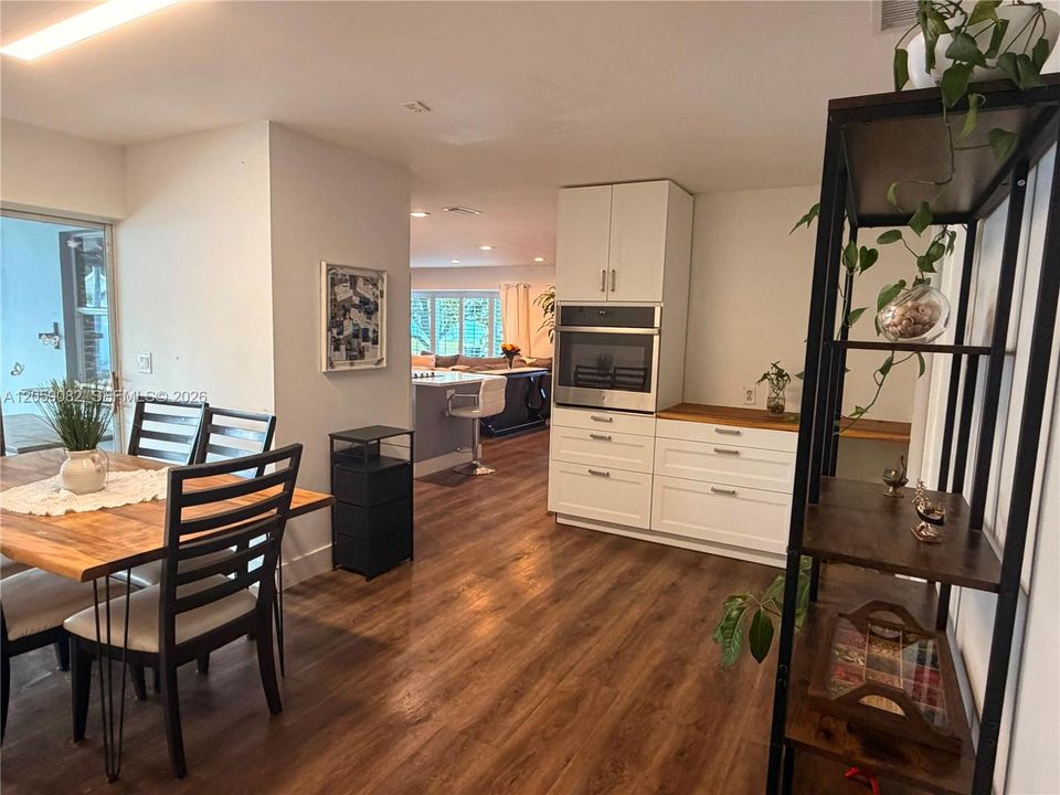 На продажу: $829,999 (4 спален, 2 ванн, 1632 Квадратных фут)