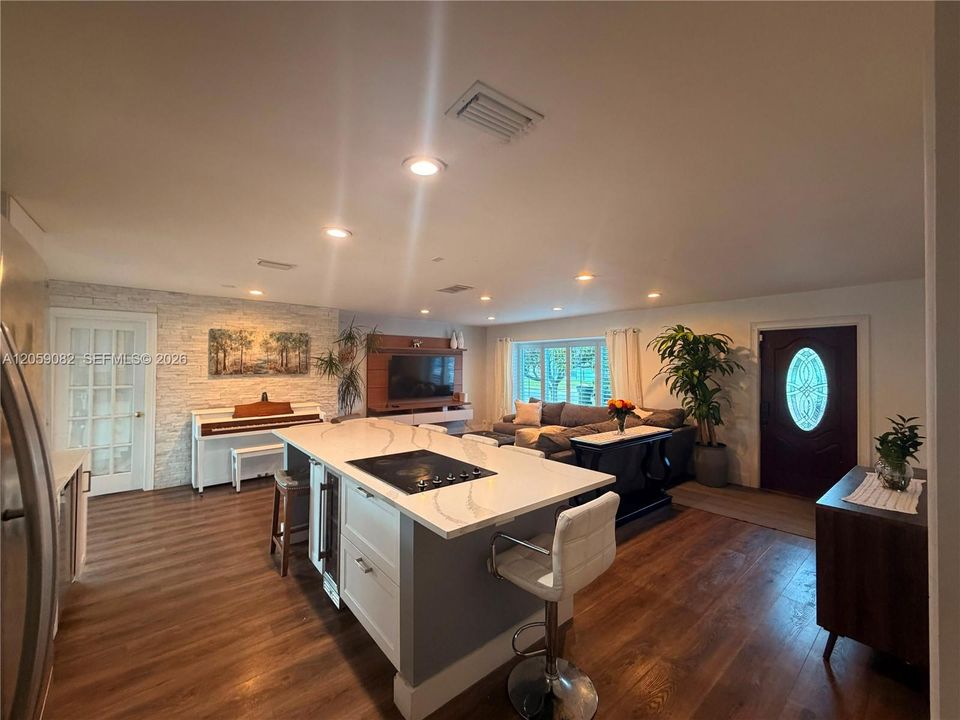 На продажу: $829,999 (4 спален, 2 ванн, 1632 Квадратных фут)