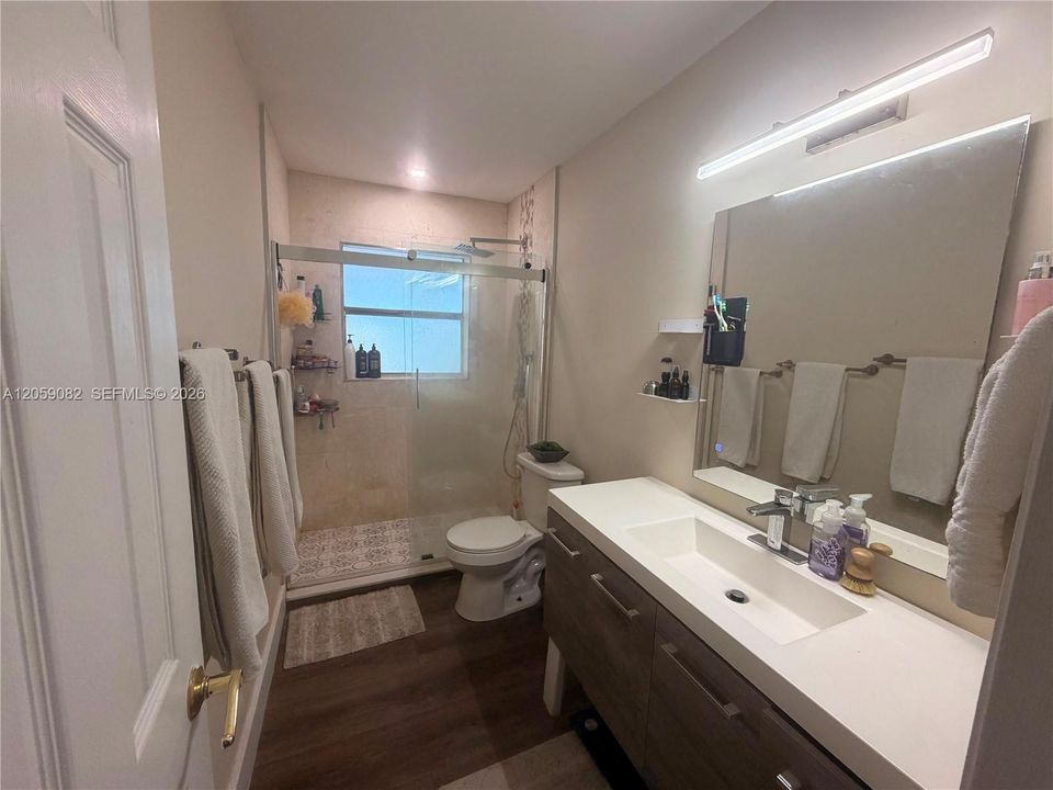 На продажу: $829,999 (4 спален, 2 ванн, 1632 Квадратных фут)