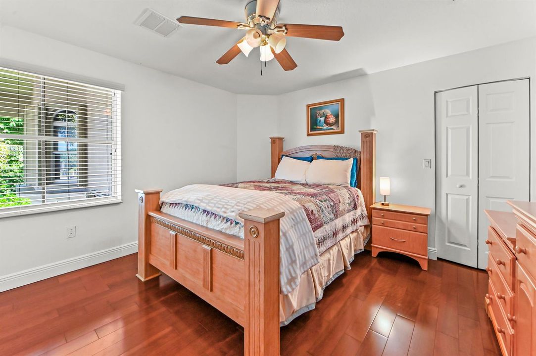 31 Bedroom 01
