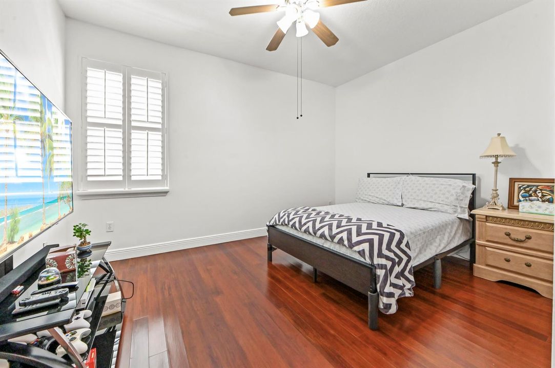 22 Bedroom 01