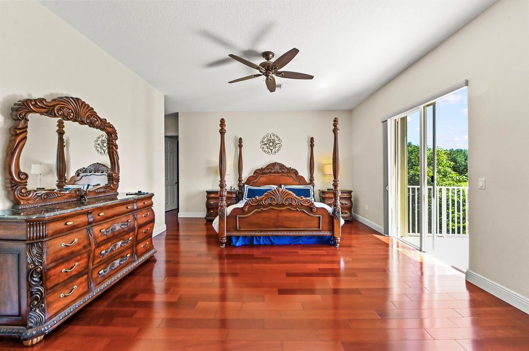 37 Bedroom02