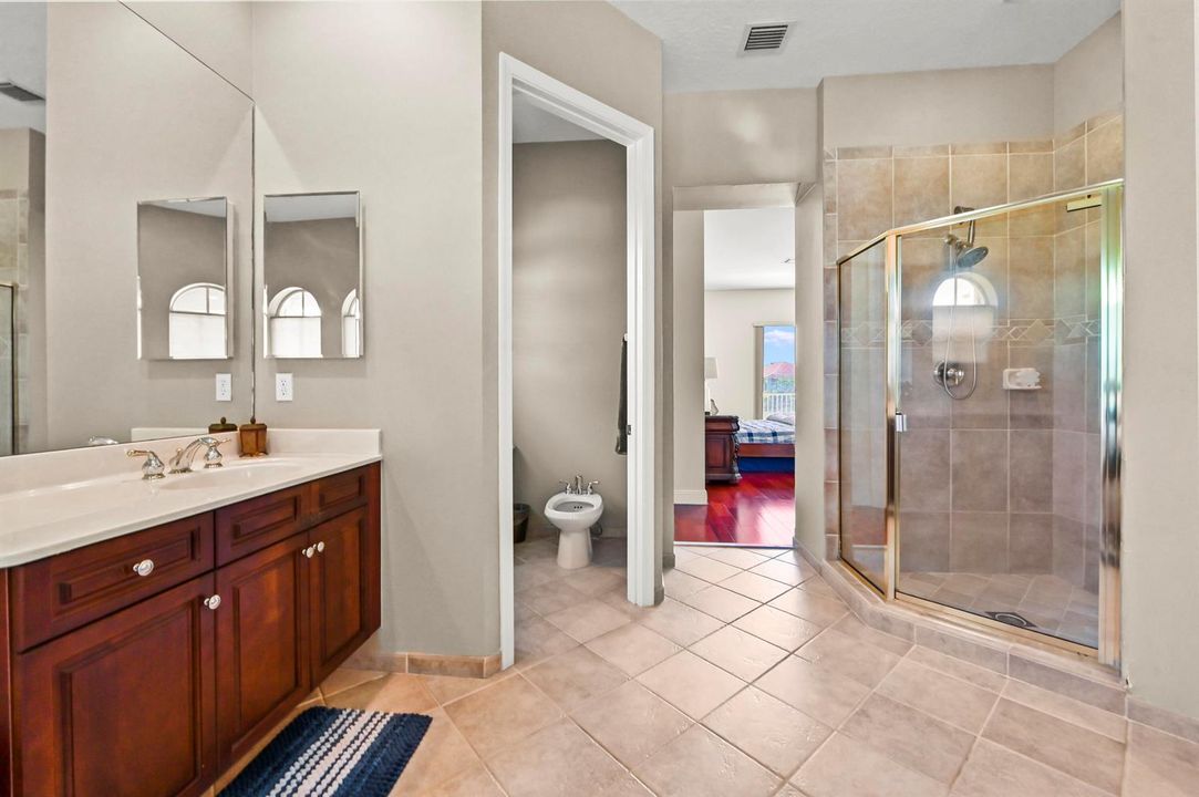 44 Bathroom 03