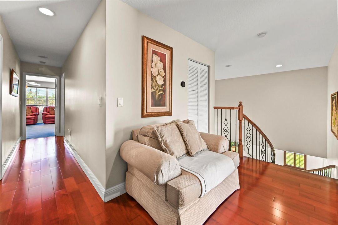 27 Upstairs Hallway 01