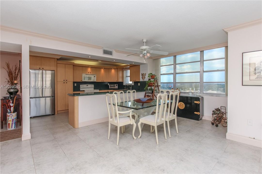 For Sale: $230,000 (2 beds, 2 baths, 1300 Square Feet)