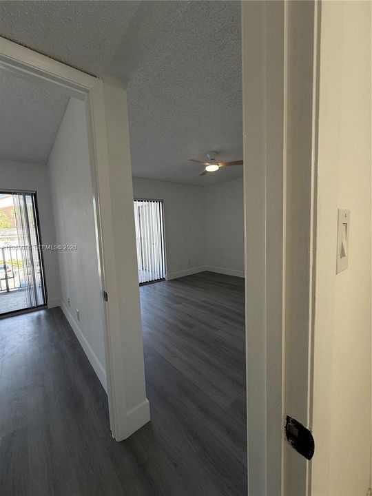 For Rent: $2,000 (1 beds, 1 baths, 841 Square Feet)