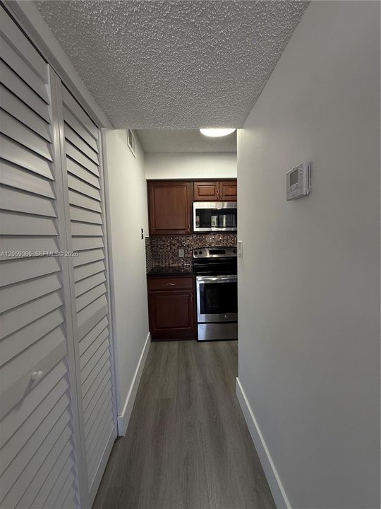 For Rent: $2,000 (1 beds, 1 baths, 841 Square Feet)