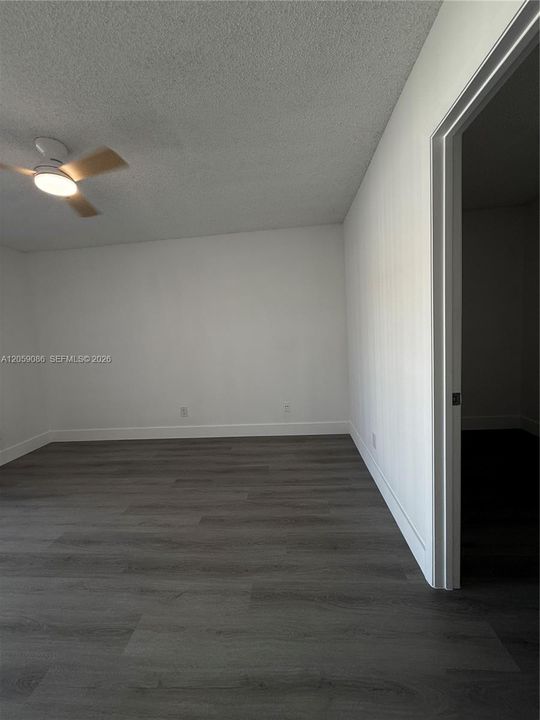For Rent: $2,000 (1 beds, 1 baths, 841 Square Feet)