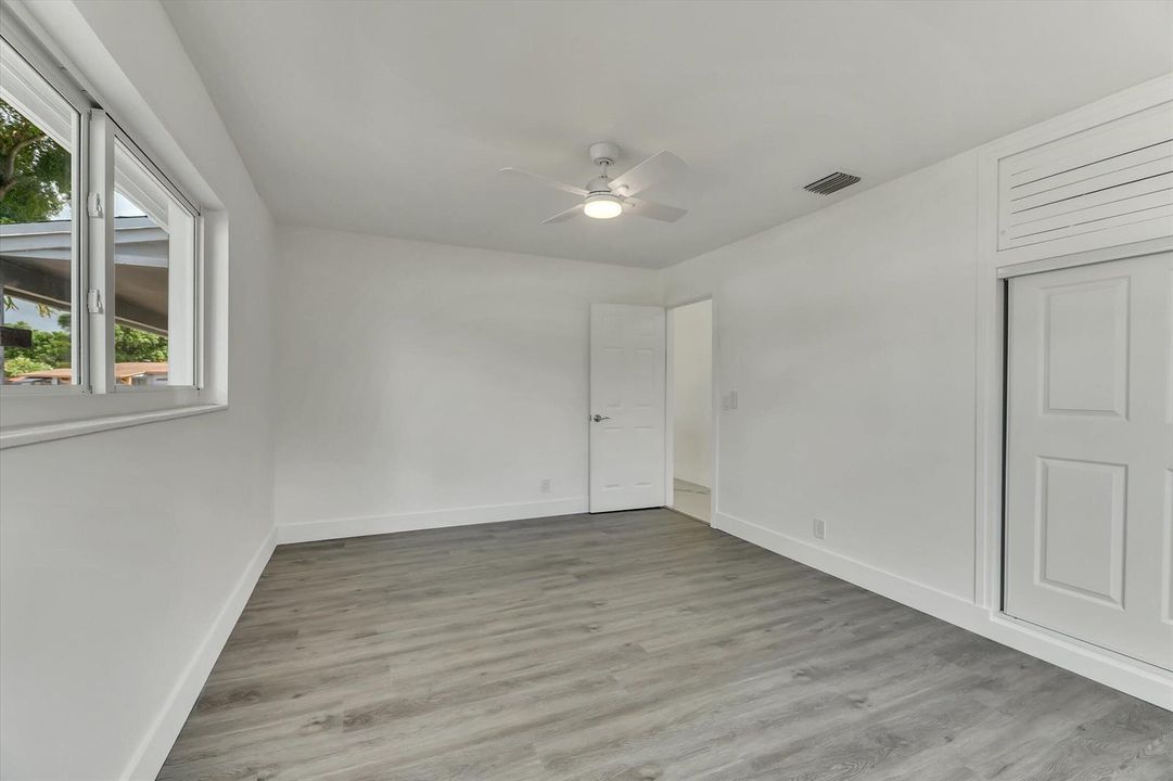 10-1404 SW 1st Ave-10