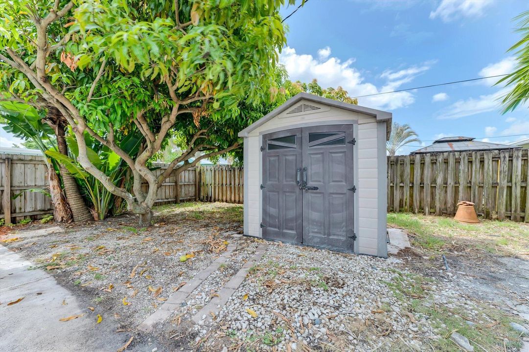 32-1404 SW 1st Ave-32