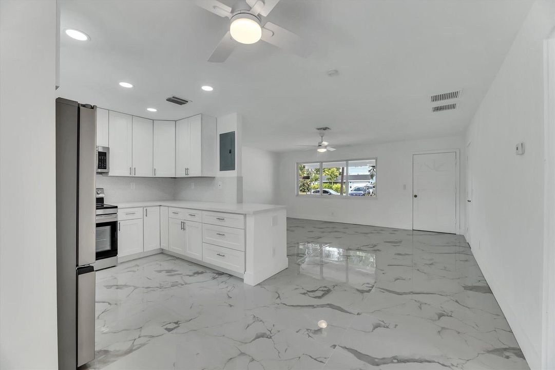 20-1404 SW 1st Ave-20