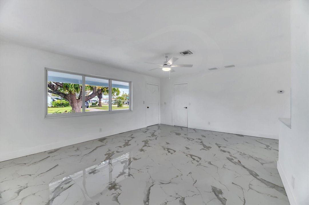 23-1404 SW 1st Ave-23