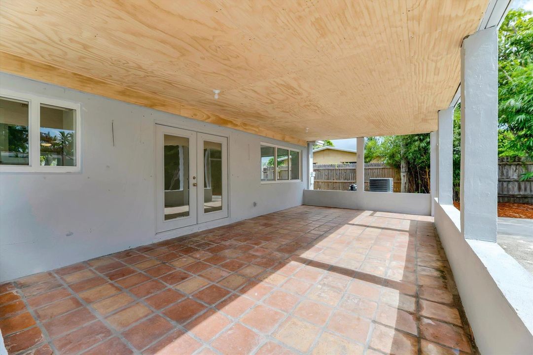 39-1404 SW 1st Ave-39