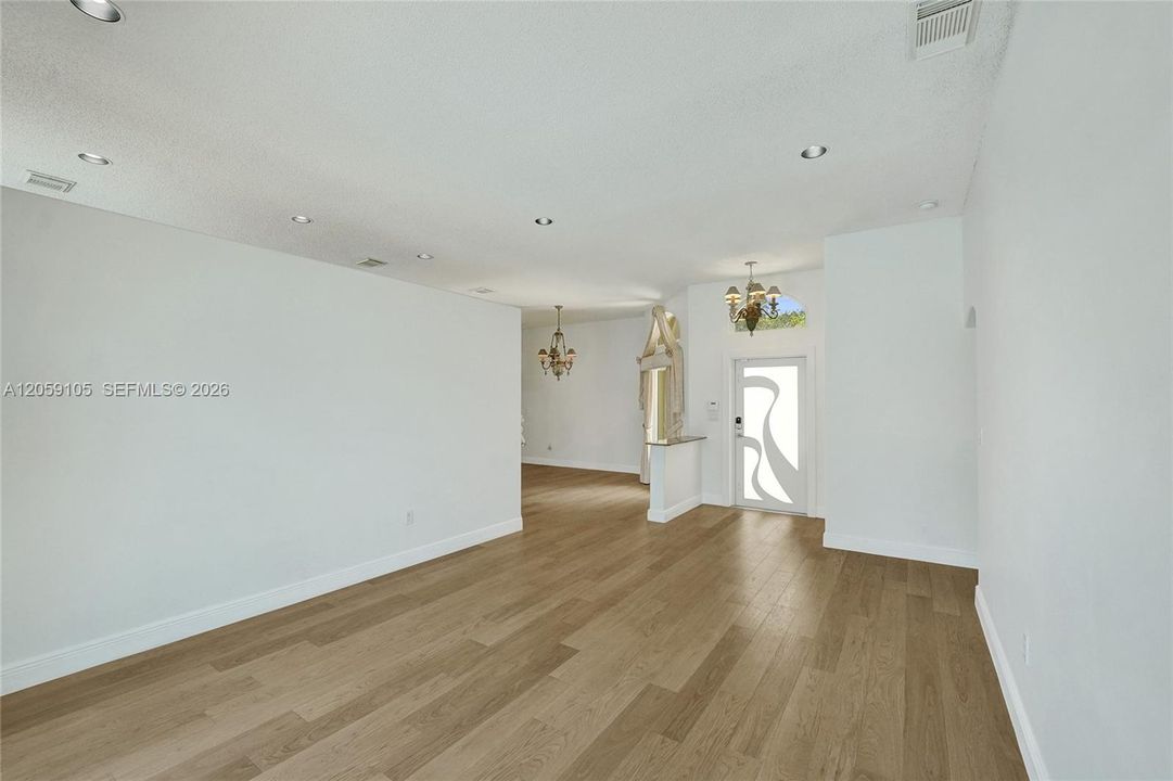 В аренду: $5,200 (3 спален, 2 ванн, 1768 Квадратных фут)