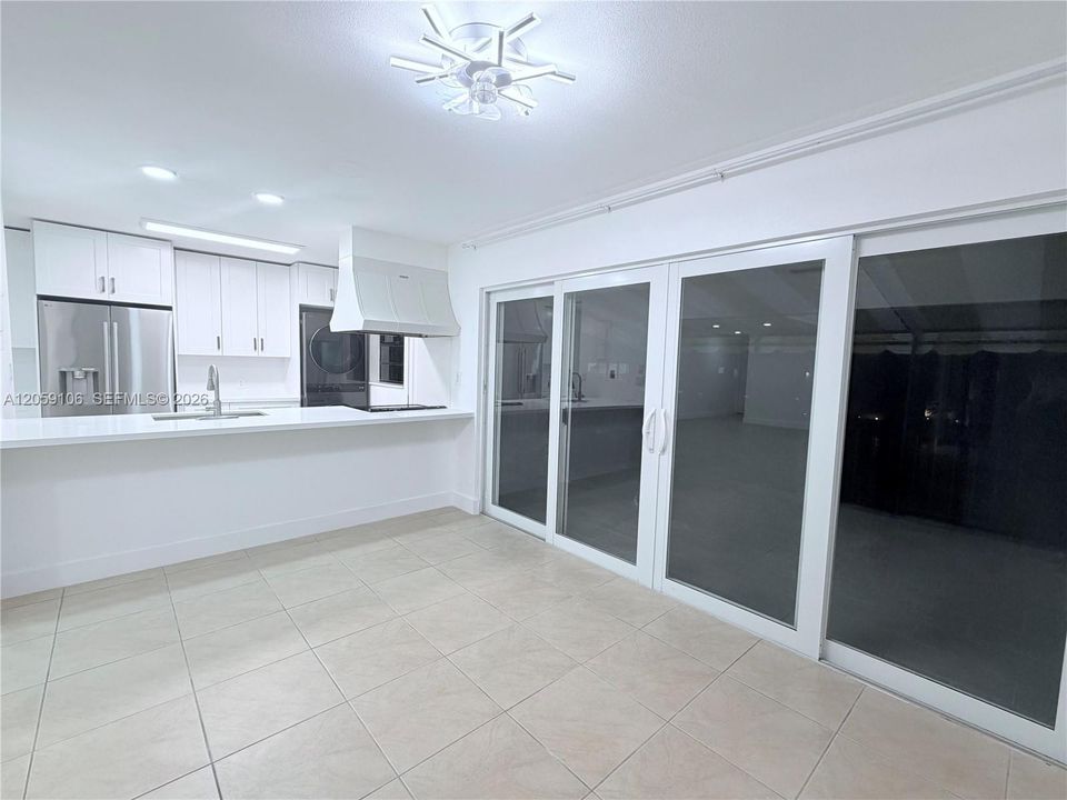 В аренду: $3,500 (3 спален, 2 ванн, 1460 Квадратных фут)
