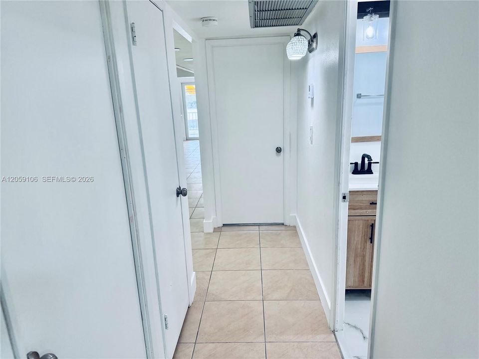 В аренду: $3,500 (3 спален, 2 ванн, 1460 Квадратных фут)