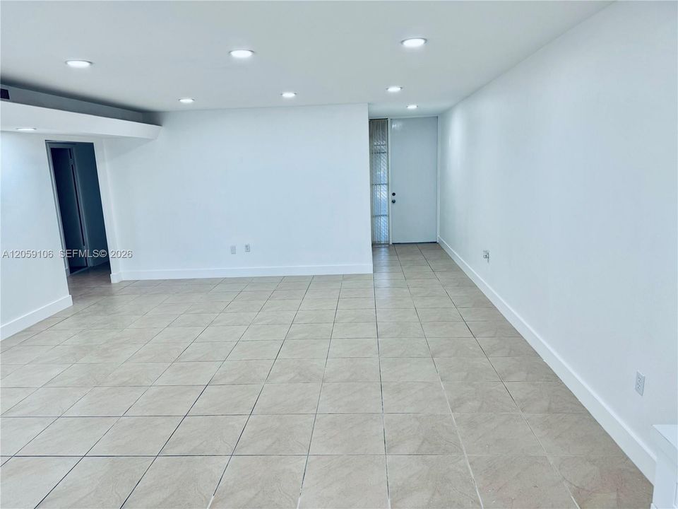 В аренду: $3,500 (3 спален, 2 ванн, 1460 Квадратных фут)