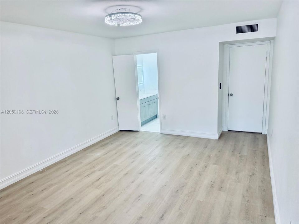 В аренду: $3,500 (3 спален, 2 ванн, 1460 Квадратных фут)