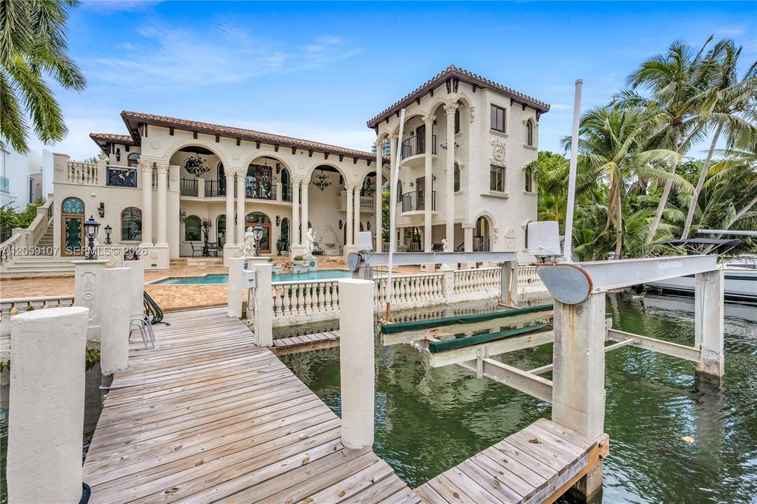 En Venta: $9,990,000 (9 camas, 8 baños, 7558 Pies cuadrados)