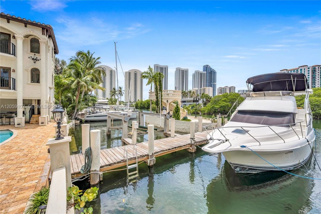 En Venta: $9,990,000 (9 camas, 8 baños, 7558 Pies cuadrados)