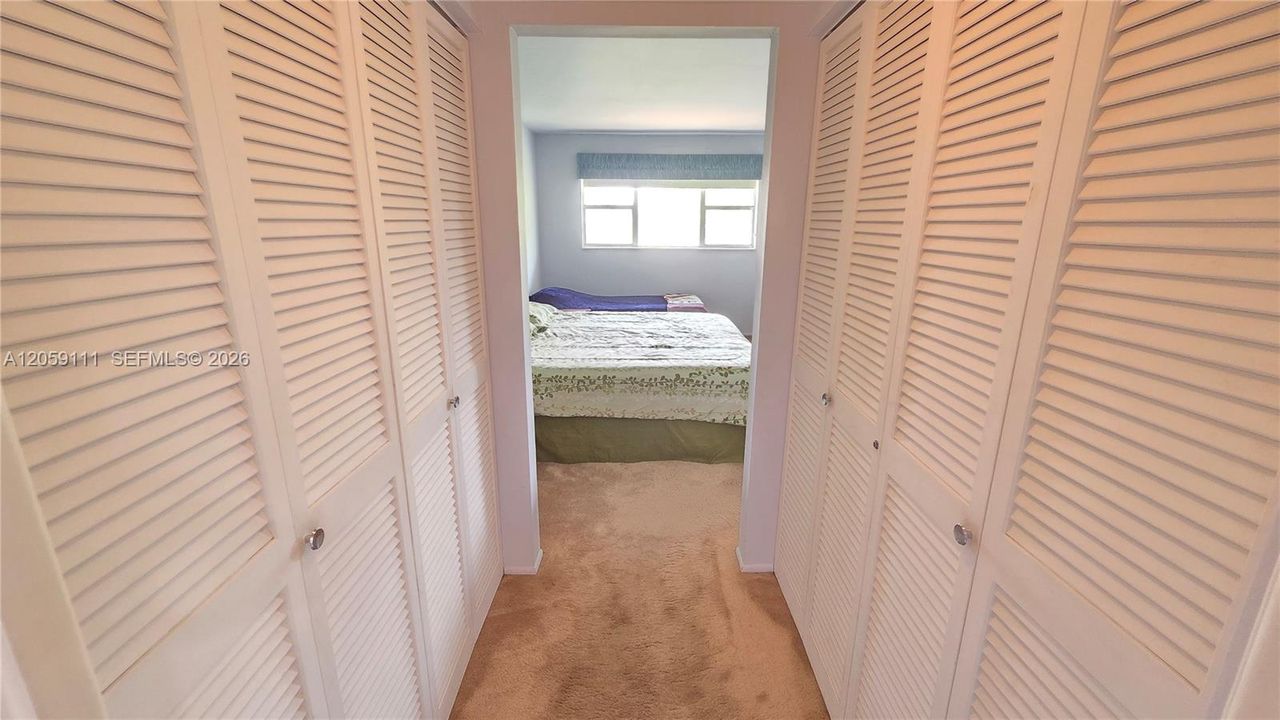 For Rent: $1,950 (2 beds, 2 baths, 965 Square Feet)