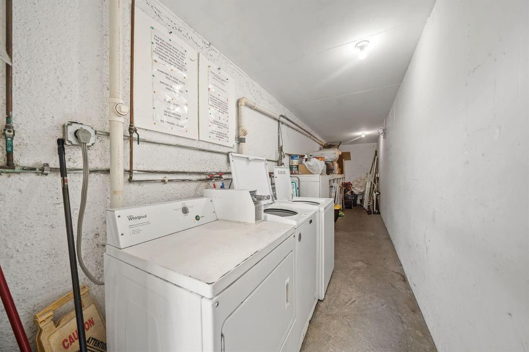 Laundry Unit in Building