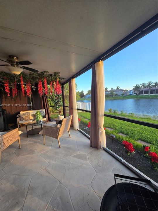 For Sale: $945,000 (5 beds, 3 baths, 2208 Square Feet)