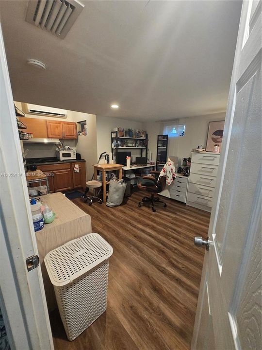 For Sale: $945,000 (5 beds, 3 baths, 2208 Square Feet)