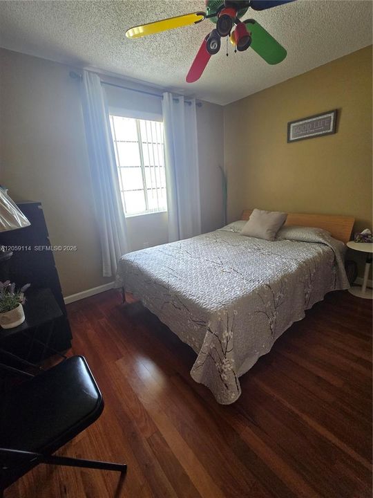 For Sale: $945,000 (5 beds, 3 baths, 2208 Square Feet)