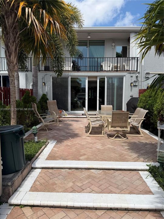 For Rent: $4,900 (3 beds, 2 baths, 1793 Square Feet)