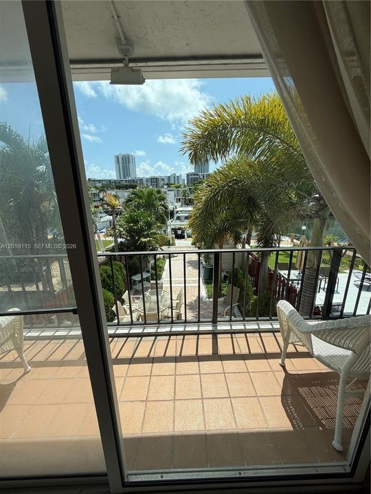 For Rent: $4,900 (3 beds, 2 baths, 1793 Square Feet)