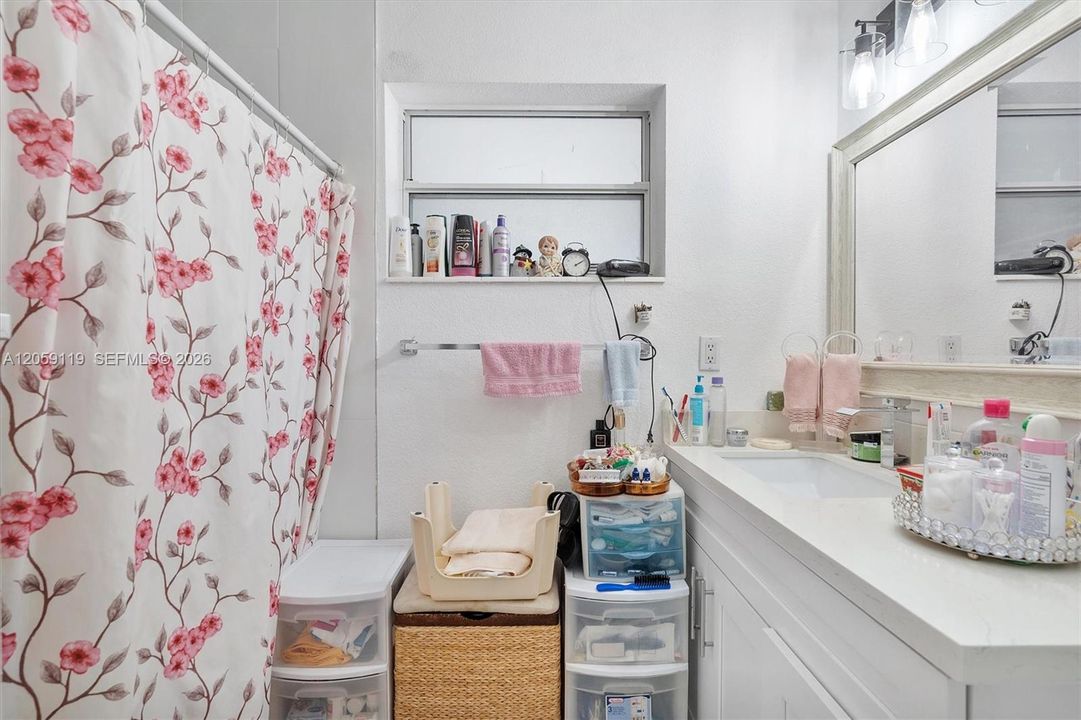 На продажу: $669,000 (3 спален, 2 ванн, 1689 Квадратных фут)