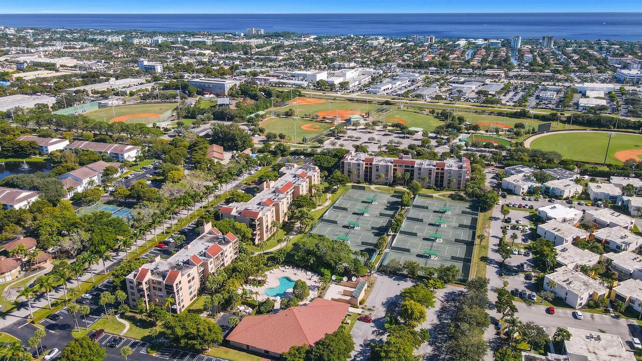 LOCATION 1 MILE FROM BEACH