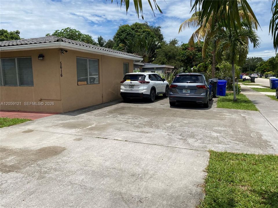 For Rent: $1,550 (1 beds, 1 baths, 1247 Square Feet)