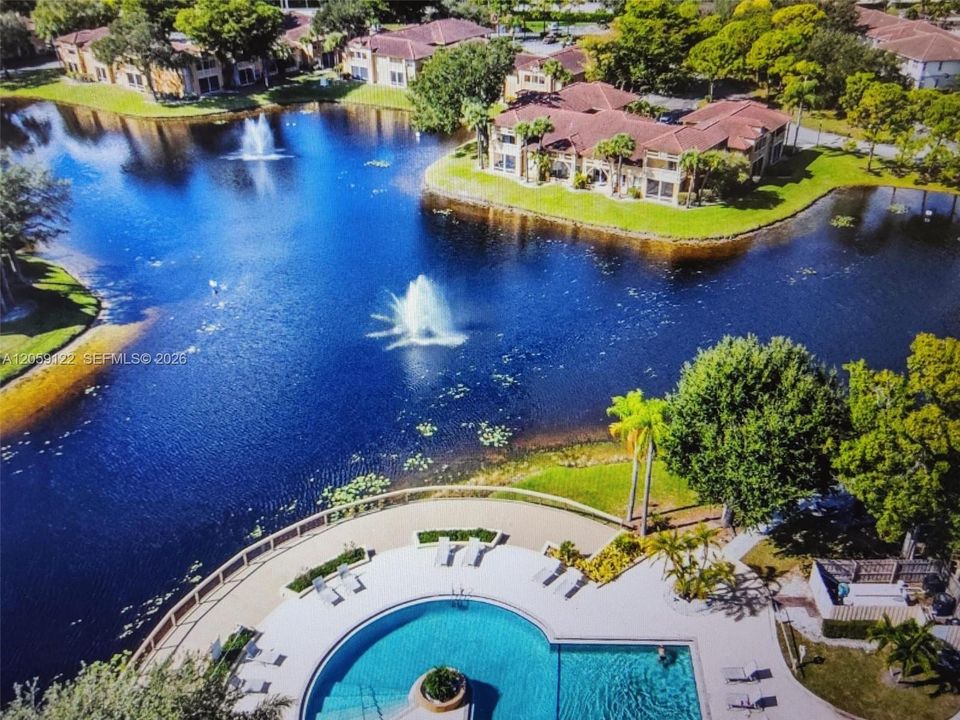 На продажу: $210,000 (2 спален, 2 ванн, 906 Квадратных фут)