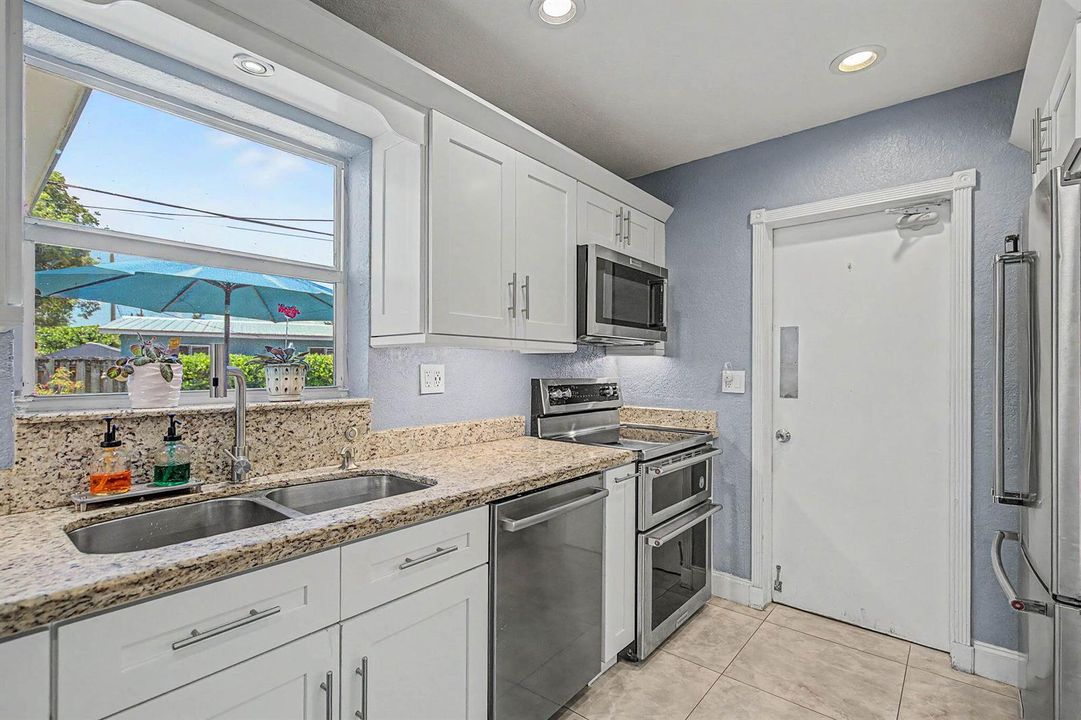 52-web-or-mls-2740-sw-16th-st