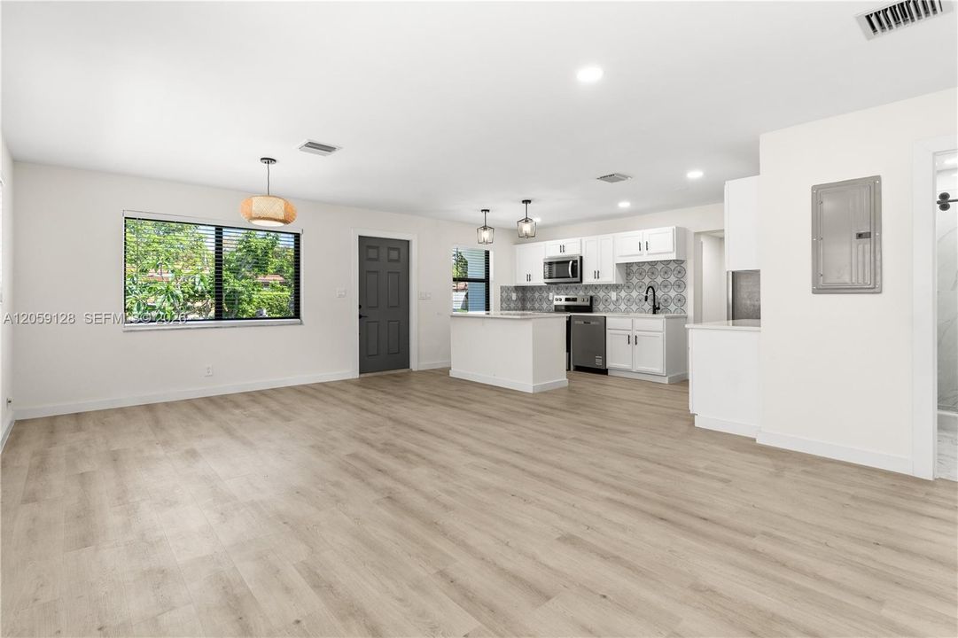В аренду: $3,100 (3 спален, 1 ванн, 1078 Квадратных фут)