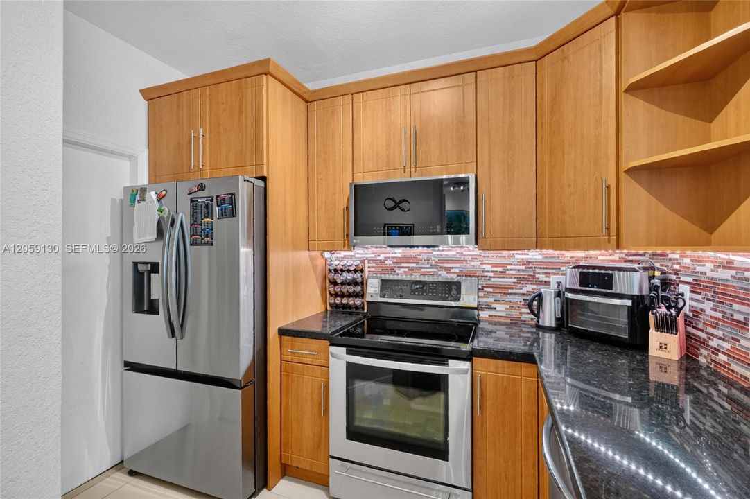For Rent: $3,500 (3 beds, 2 baths, 1650 Square Feet)