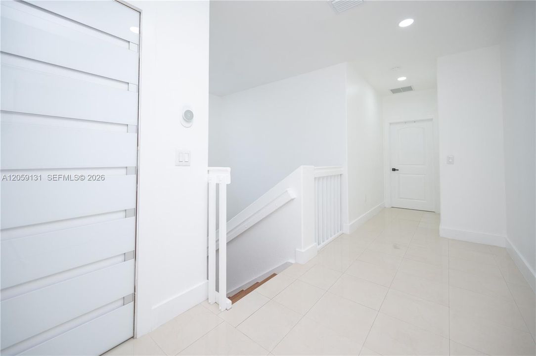 En Venta: $610,000 (4 camas, 3 baños, 2243 Pies cuadrados)