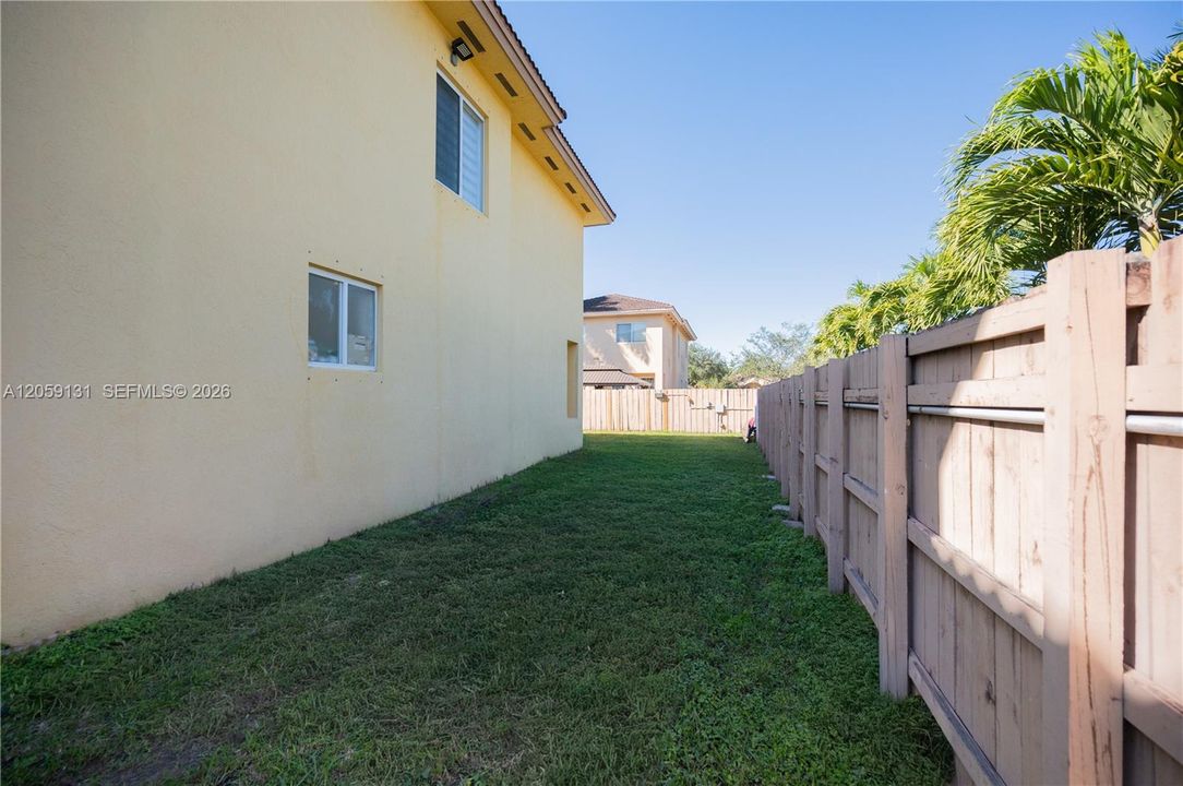 En Venta: $610,000 (4 camas, 3 baños, 2243 Pies cuadrados)