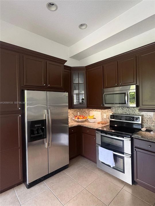 В аренду: $4,500 (3 спален, 2 ванн, 1654 Квадратных фут)