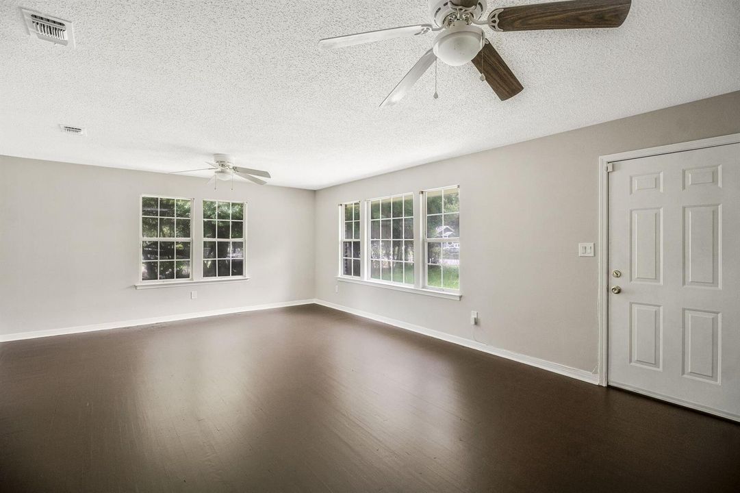 49-web-or-mls-3031-w-jackson-st