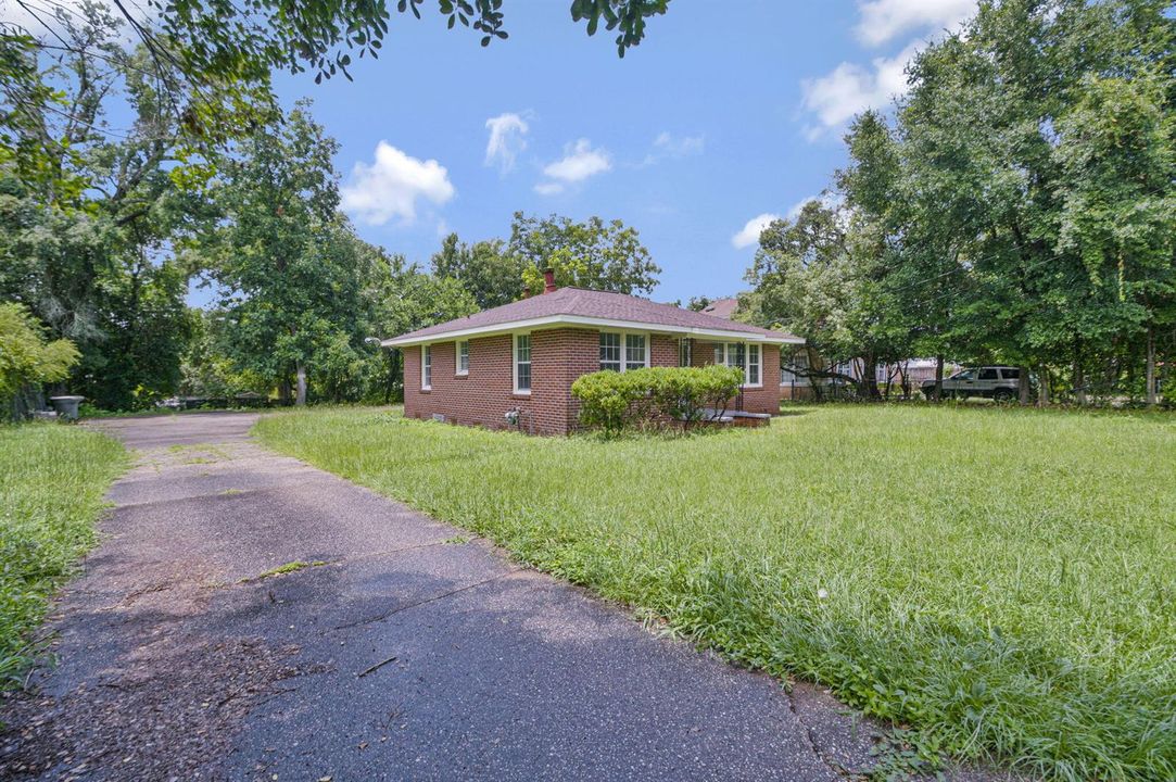 6-web-or-mls-3031-w-jackson-st