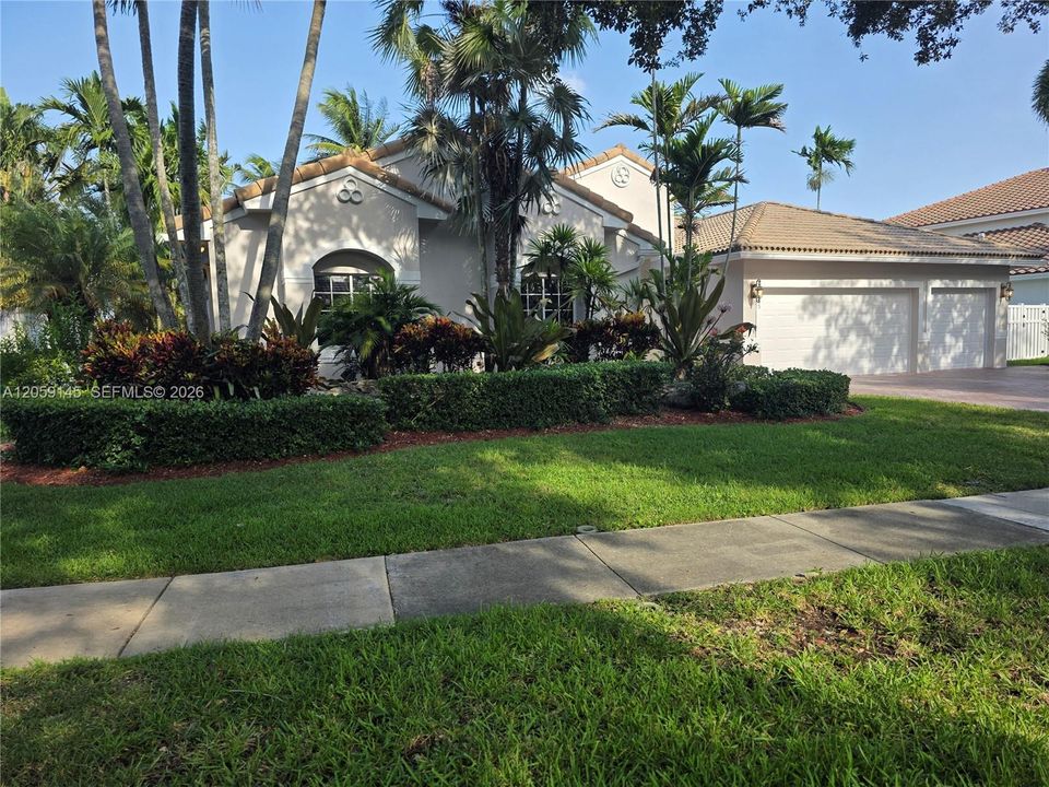 Front view of home