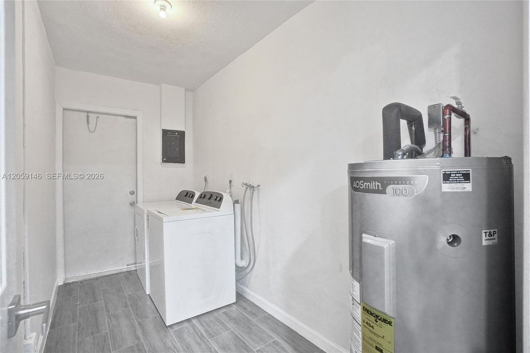 В аренду: $2,850 (3 спален, 1 ванн, 1100 Квадратных фут)