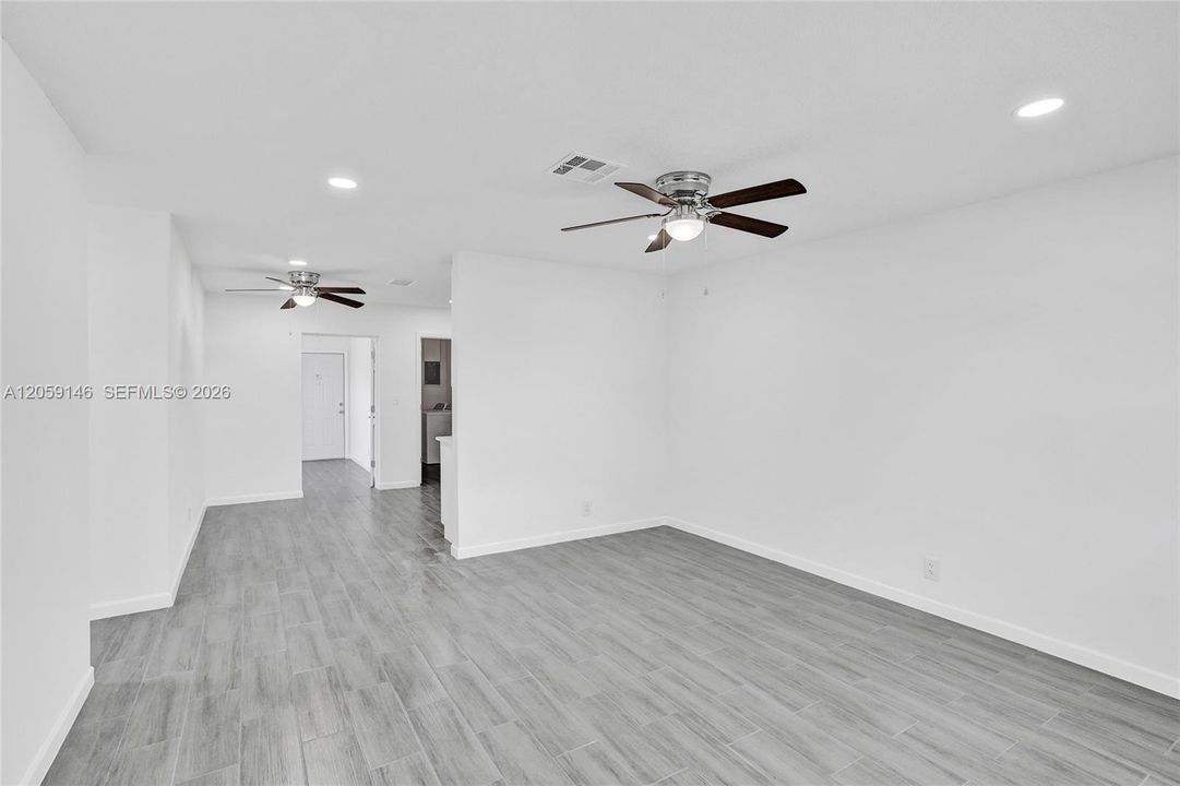 В аренду: $2,850 (3 спален, 1 ванн, 1100 Квадратных фут)